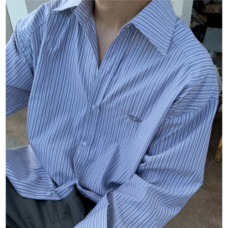 อเมริกันย้อนยุควันหยุดเสื้อเชิ้ตลายทางสีฟ้าและสีขาว วันสงกรานต์