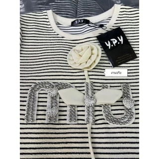 GN พร้อมส่ง เสื้อครอปลายริ้วสุดปังติดอะไหล่เพชรอลังการสวยมากใส่แมทช์ได้ทุกแนวงานสวยสุดๆผ้าเนื้อดีใส่สบายงานป้าย ypy