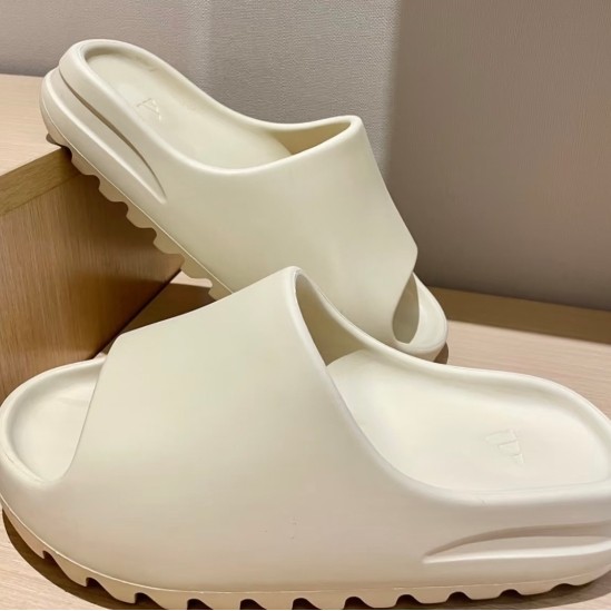 【ของแท้ 100%】adidas originals Yeezy Slide นิยมทั้งชาย และหญิง slipper Bone white