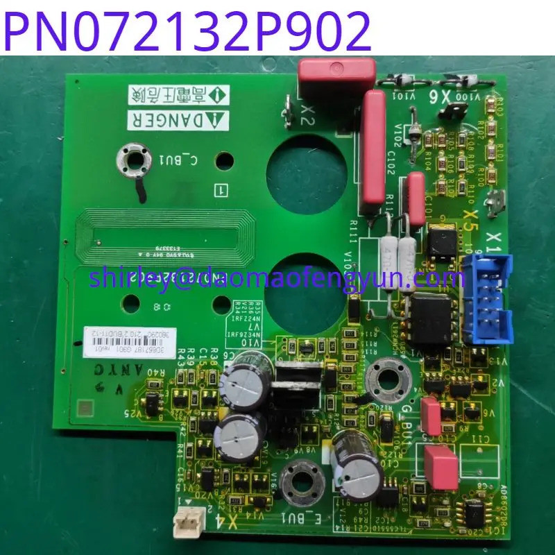 ใช้แล้ว PN 072132 ตัวแปลงความถี่ P902 ซีรีส์ ATV61-71 160/132KW แผ่นขับเคลื่อนหน่วยเบรก