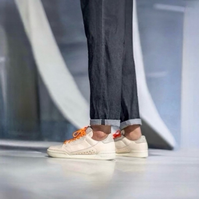 รองเท้าอาดิดาส PHARRELL WILLIAMS CONTINENTAL 80 รับประกันลิขสิทธิ์แท้100% (ราคา 4500 บาท)