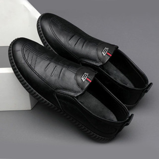 VKMonday พร้อมส่ง โกดังไทย รองเท้าแฟชั่น สำหรับผู้ชาย งานมาใ…