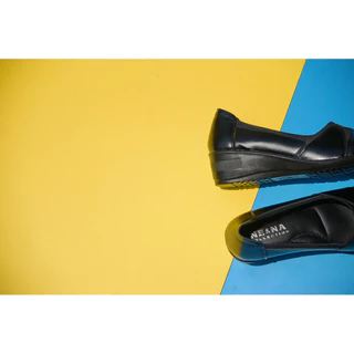 รองเท้าเเฟชั่นผู้หญิงเเบบคัชชูทำงาน Slip on ส้นเตี้ย No. S002 NE&NA Collection Shoes