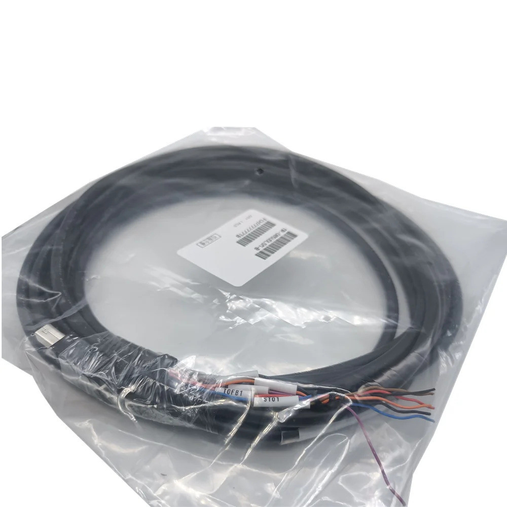 สายเคเบิลสัญญาณการสื่อสารอินพุตและเอาต์พุต 8 อินเทอร์เฟซ STO ซีรีส์ J4 <0>MR-D05UDL3M-B