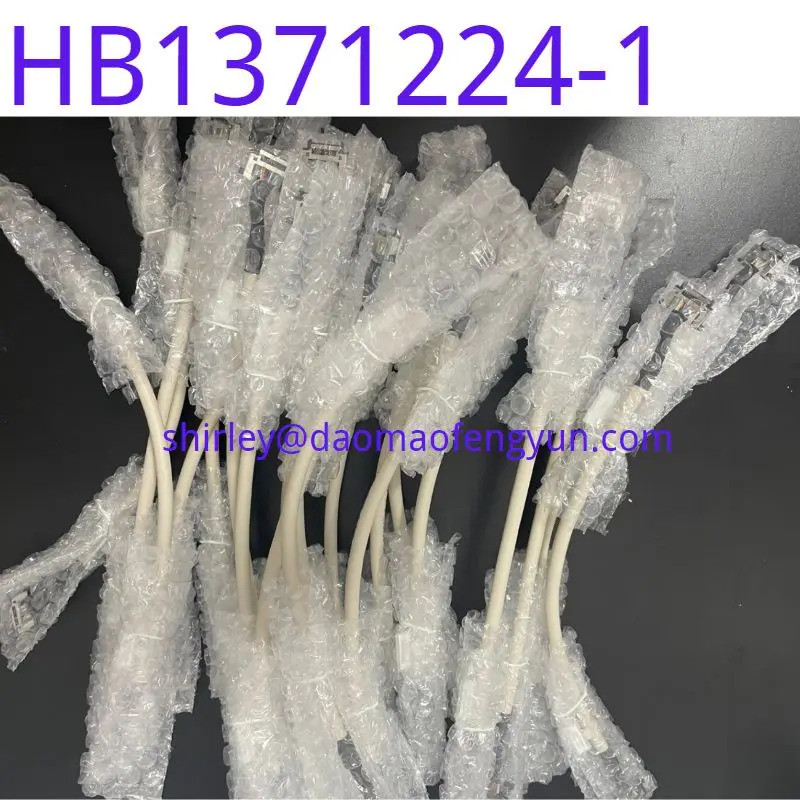 สายเชื่อมต่อ Yrc1000 ของ Yaskawa ใหม่เอี่ยม HB 1371224 -1