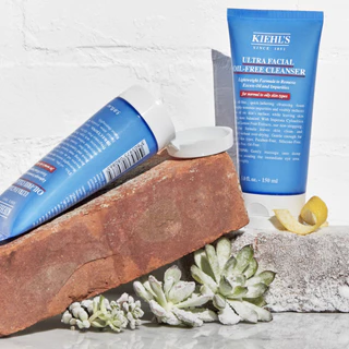 KIEHL'S ULTRA FACIAL OIL-FREE CLEANSER 150ML คลีนเซอร์ล้างหน้า ผลิตภัณฑ์ทำความสะอาดผิวหน้า ช่วยลดความมัน ปรับสมดุลผิว