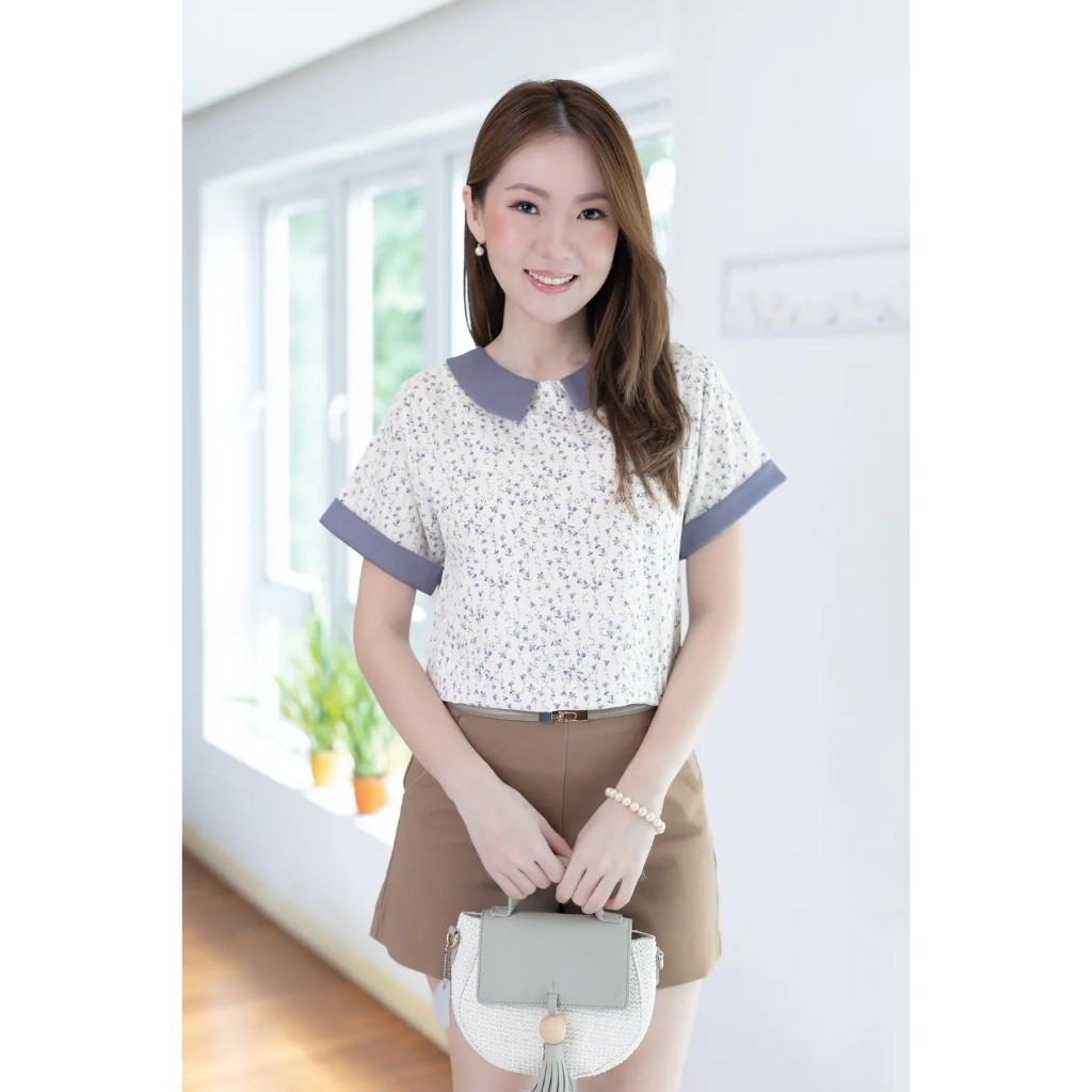 Narinari : MT0404 Ruff Collar Balloon Sleeve Blouse – เสื้อทำงานคอจีบ ผ้าย่นๆ