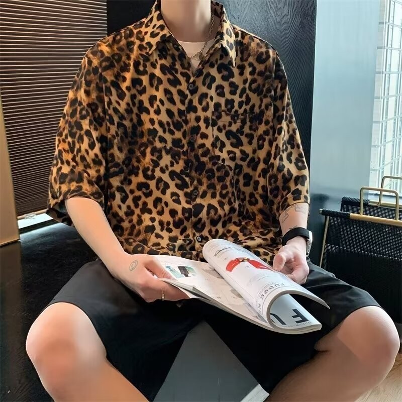 เสื้อเชิ้ตแขนครึ่งลําลอง ป้องกันแดด พิมพ์ลายเสือดาว สไตล์ฮาวาย เหมาะกับเดินชายหาด แฟชั่นสําหรับผู้ชา