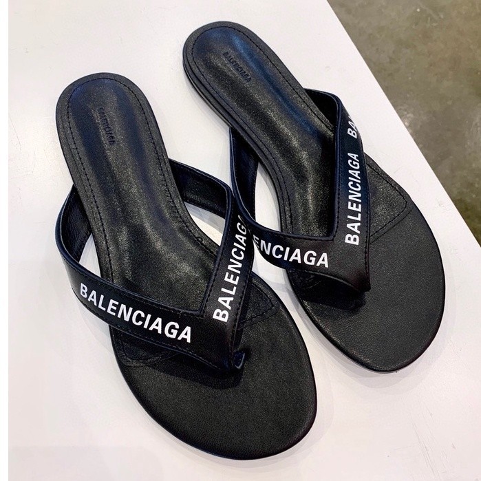 Pre order ราคา1900 Balenciaga  หนังวัว รองเท้าผู้หญิง รองเท้าแตะหูคีบ  size35-41