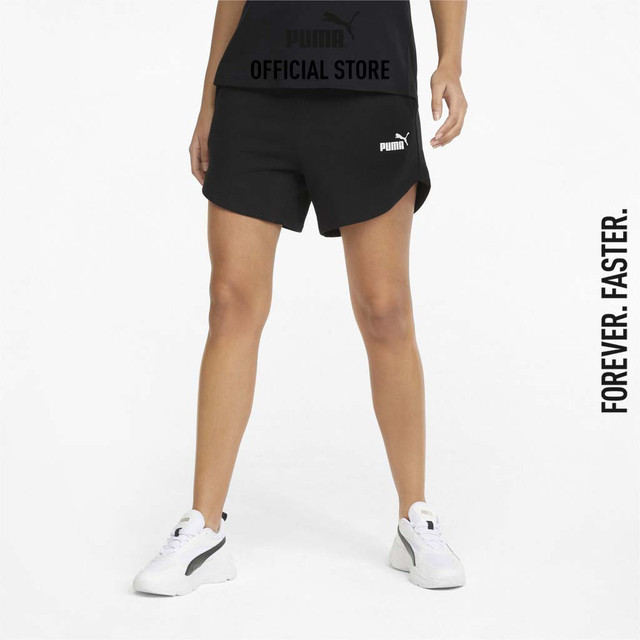 PUMA BASICS - กางเกงขาสั้นเอวสูงผู้หญิง Essentials สีดำ - 84833901