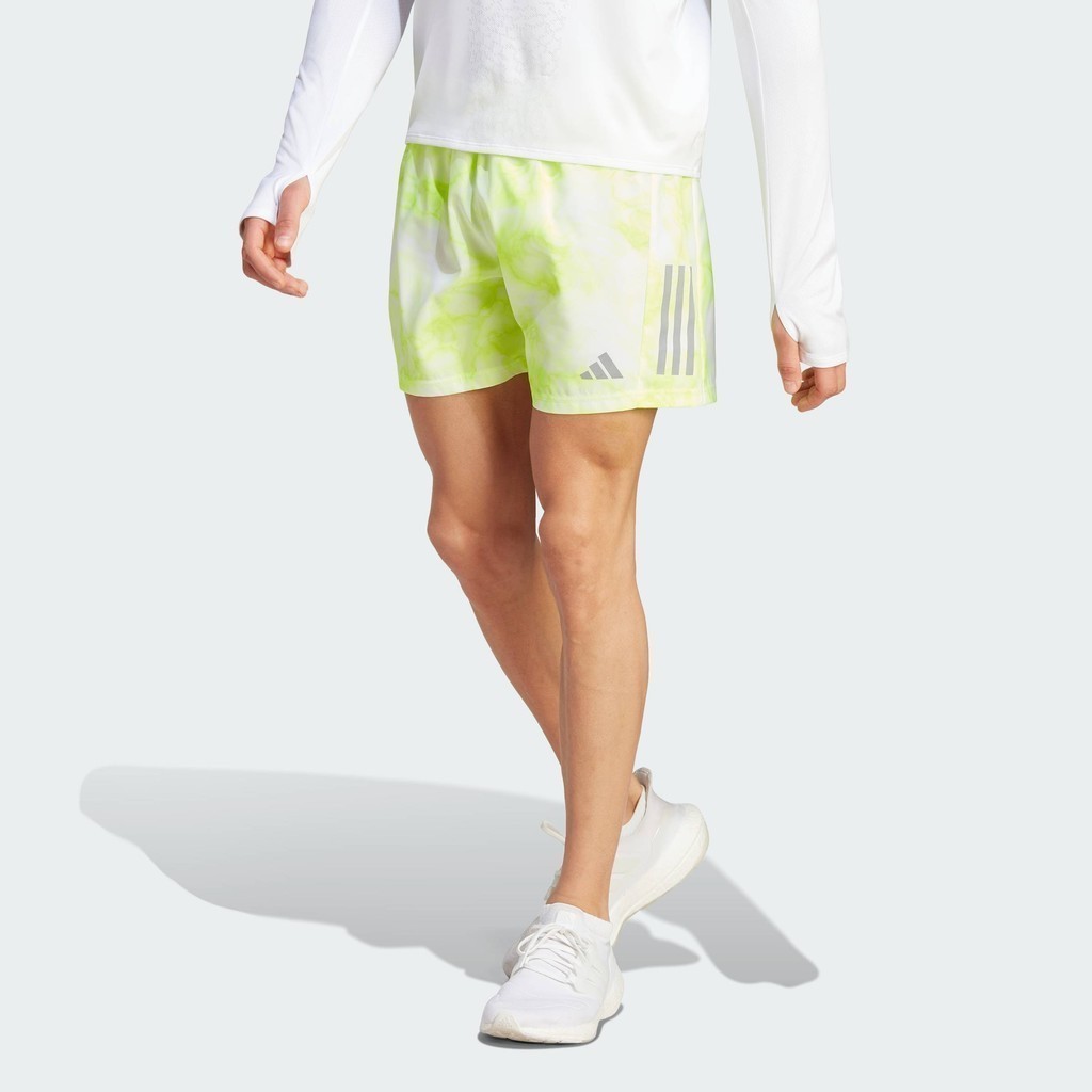 adidas วิ่ง กางเกงขาสั้นพิมพ์ลายทั้งตัว Own the Run ผู้ชาย สีขาว IL4801
