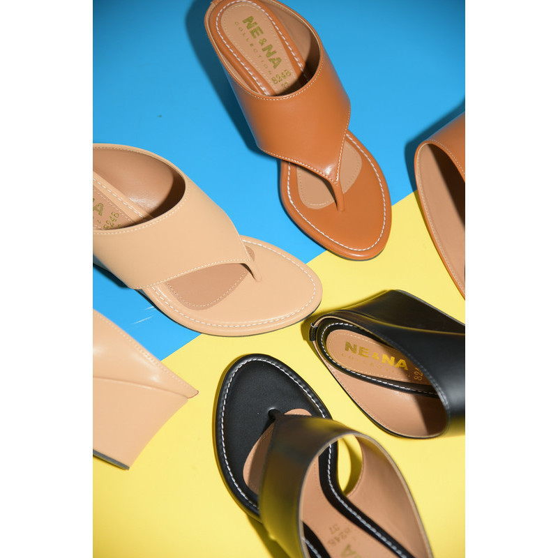 รองเท้าเเฟชั่นผู้หญิงเเบบเเตะหูหนีบส้นเตารีด No. 8248 NE&NA Collection Shoes