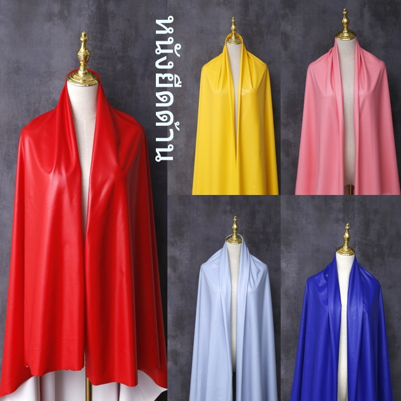 วัสดุผ้าหนังเทียม PU Le Rouge ยืดได้ 4 ทิศทาง เหมาะสำหรับออกแบบเสื้อผ้าและเสื้อเด็ก