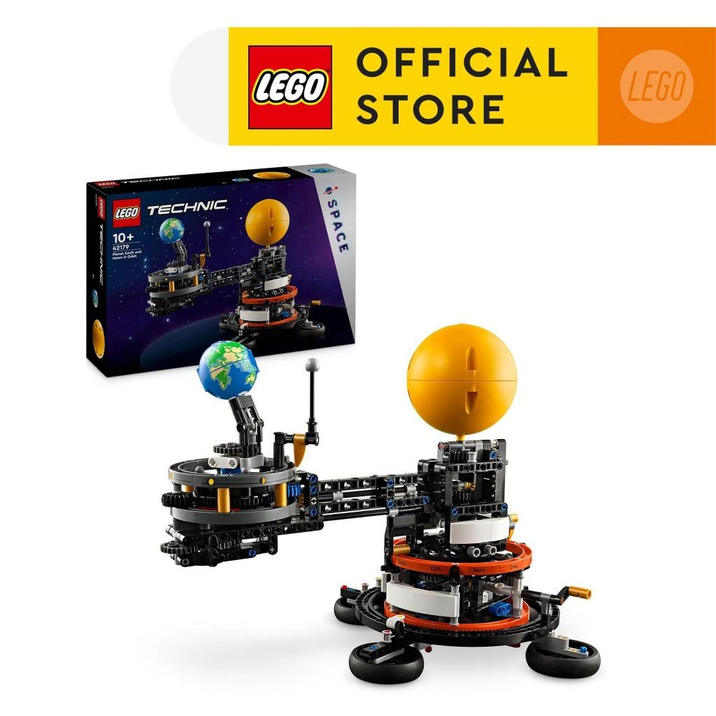 LEGO Technic 42179 Planet Earth and Moon in Orbit (526 Pieces)