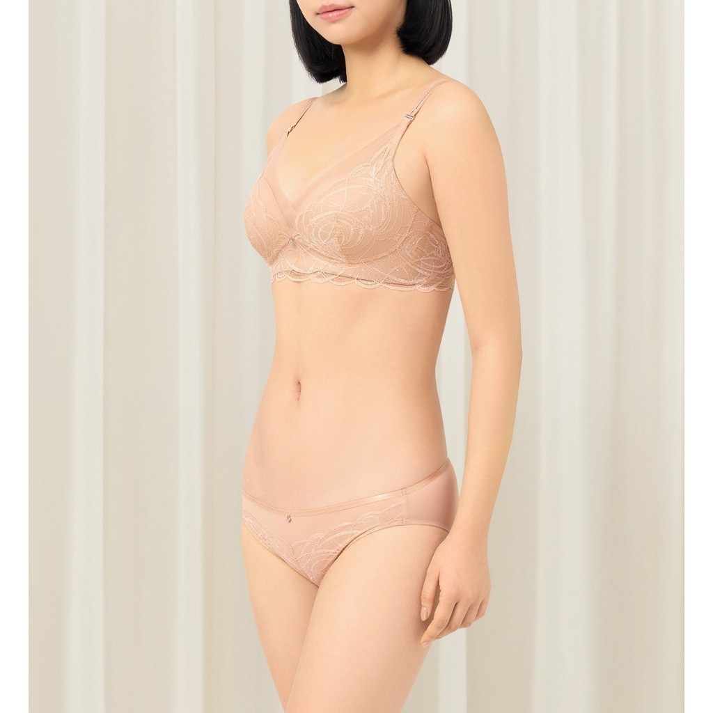 Triumph เสื้อชั้นในไม่มีโครง รุ่น Premium Shimmer Lace MHP-R รหัส 10221688 สีเนื้อ 7747 — صورة 5