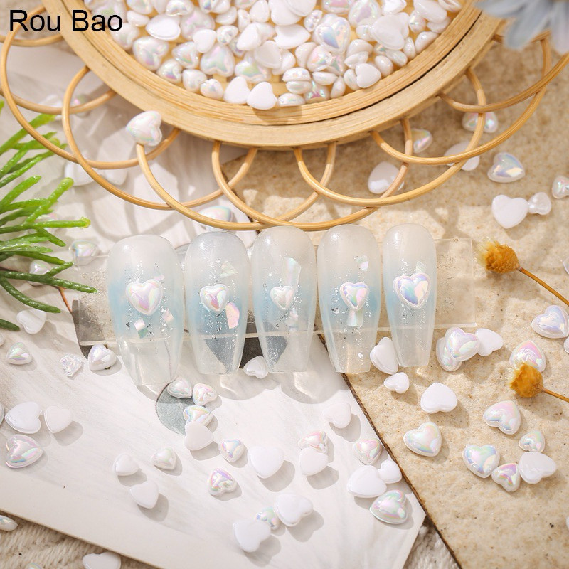 Rou Bao อุปกรณ์ตกแต่งเล็บ ไข่มุกเซรามิก AB สีขาวแวววาว ลายหัวใจ พีช 3D สําหรับตกแต่งเล็บ 50 ชิ้น