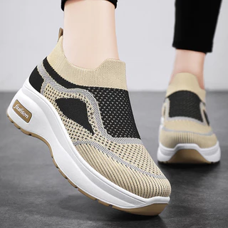 Luckkyshoes เข้าไทยแล้ว รองเท้าแฟชั่นผู้หญิง รองเท้าผ้าใบผ้ายืด ลายสวยมีให้เลือกหลากหลายสี เสริมส้น 2 นิ้ว ใครใส่ก็ปัง ส
