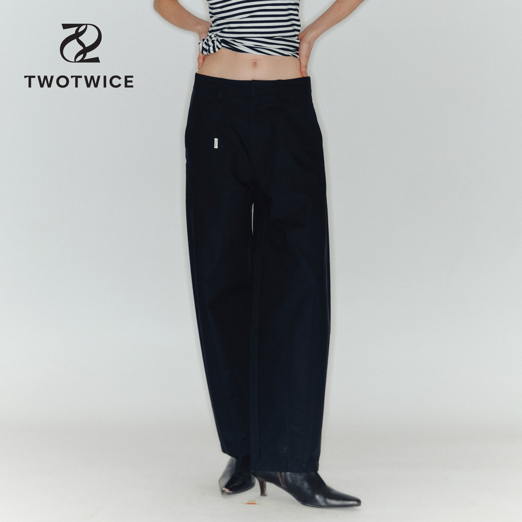 Twotwice - Barrel Leg Pants - กางเกงดีไซน์ทรงโค้งตั้งแต่สะโพกลงมาถึงช่วงปลายขา ช่วยพรางหุ่นให้เอวเล็กสะโพกผาย