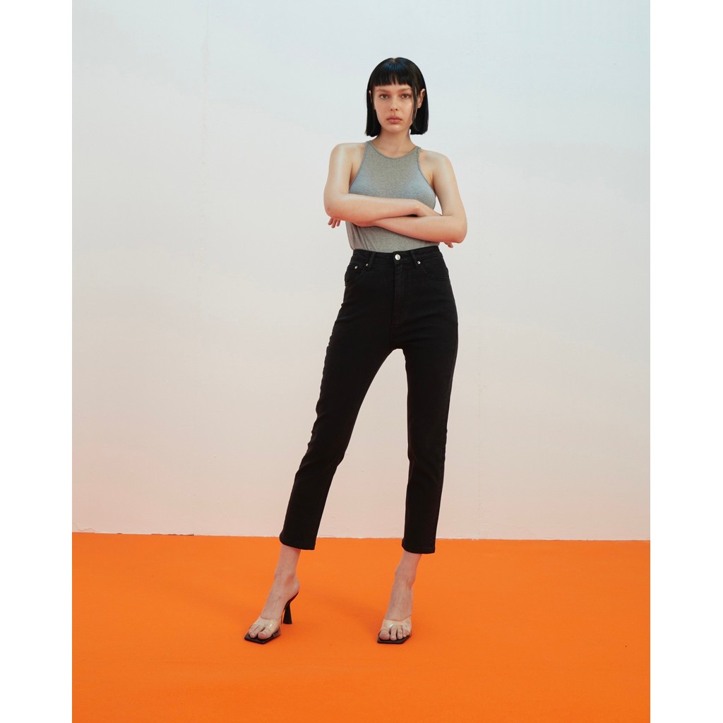 Wara Curved classy straight no.13 - CCS.13 - Super black (#510) กางเกงยีนส์ขายาว ทรงกระบอกเล็ก สีดำ