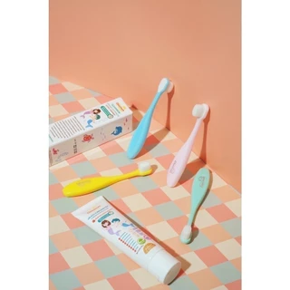 cleanimom แปรงสีฟันเด็ก อายุ 0-9 ขวบ ใช้ได้ตั้งแต่ฟันซี่แรก ขนแปรงนุ่มพิเศษ ไม่บาดเหงือก ด้ามจับถนัดมือ มีแถบแปรงลิ้น