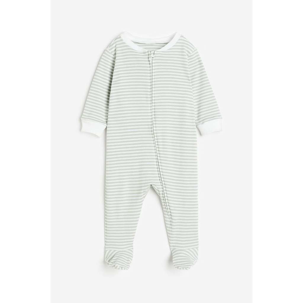 H&M Boy Sleepsuit with full feet 1174846_3