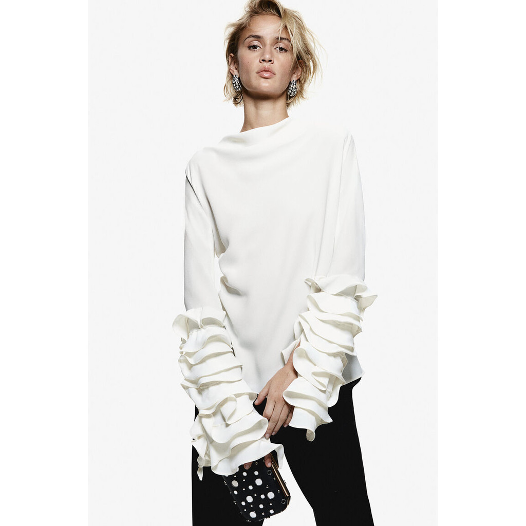 H&M Women Ruffle-sleeve blouse 1267859_1