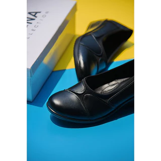 รองเท้าเเฟชั่นผู้หญิงเเบบคัชชูทำงาน Slip on ส้นเตี้ย No. S002 NE&NA Collection Shoes