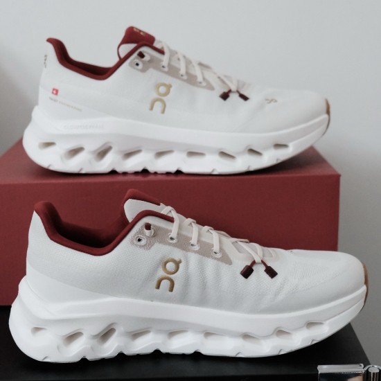 On Cloud X4 Limited amount ของแท้ 100% รองเท้าผ้าใบ รุ่นชาย และหญิง Ivory white Running shoes ราคา ถูกที่สุด ดีลบีเคเค แกลเลอรีภาพที่ 2
