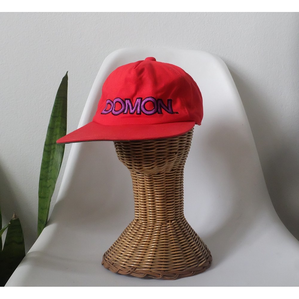 Domon Baseball Cap สีแดง