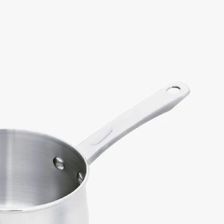 MEYER BELLA CLASSICO Stainless Steel 18cm / 2.8L Saucepan หม้อด้ามสแตนเลส สตีล พร้อมฝา (73286-T)