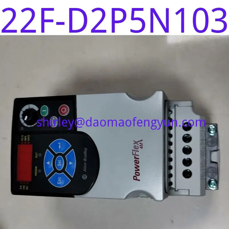 ใช้แล้ว 22F-D2P5N103 ตัวแปลงความถี่ 0.75KW380-480V