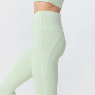 Wakingbee Studio Tights (Celery) เลกกิ้งออกกำลังกาย ผ้าสัมผัสเย็นพิเศษ กระชับ พรางหุ่น ยืดหยุ่นดี กันยูวี