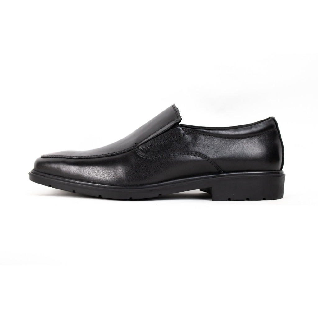 HEAVY SHOES รองเท้าหนังวัวแบบสวม รุ่น PB4505  สีดำ