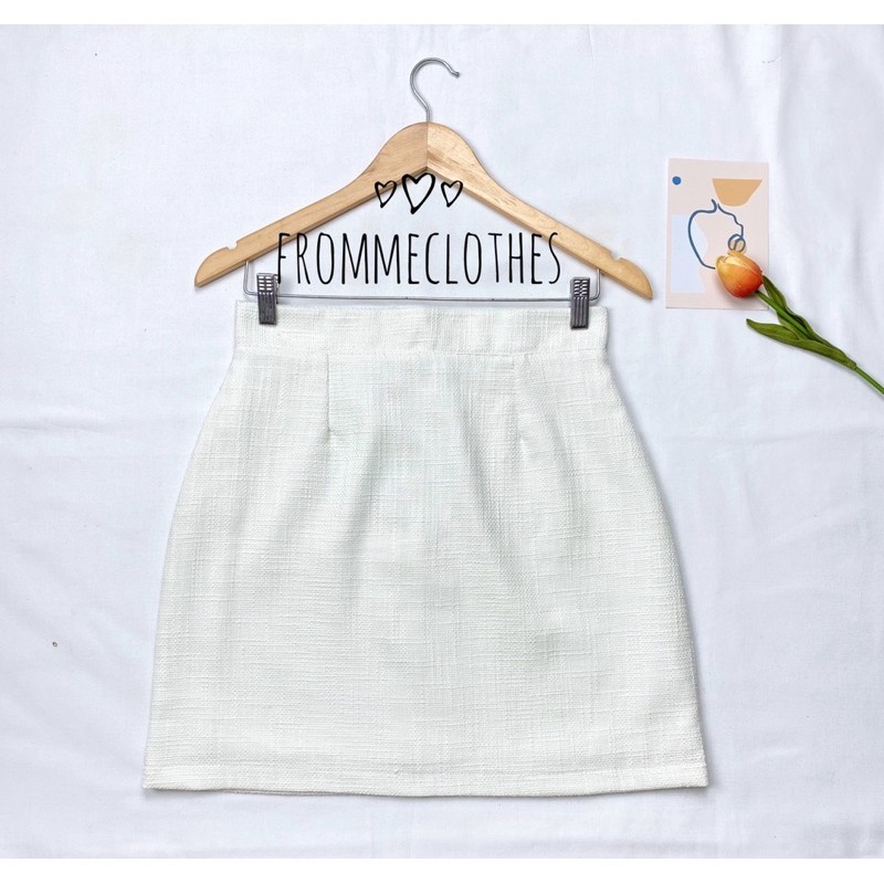 Frommeclothes🦢กระโปรงทรงเอผ้าชาแนลสีขาว(XS-5XL)