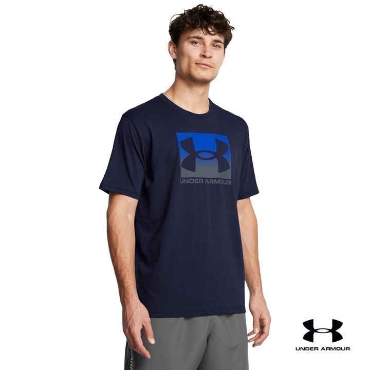 Under Armour เสื้อแขนสั้น UA Boxed Sports สำหรับผู้ชาย