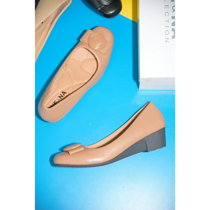 รองเท้าเเฟชั่นผู้หญิงเเบบคัชชูส้นเตี้ย  No. 688-71 NE&NA Collection Shoes