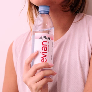 Evian Natural Mineral Water เอเวียง น้ำแร่ธรรมชาติ ขวดพลาสติก 330 มล. แพ็ค 24 ขวด