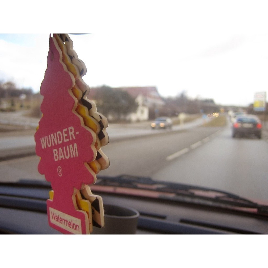 LittleTrees แผ่นหอมปรับอากาศ น้ำหอมปรับอากาศในรถ