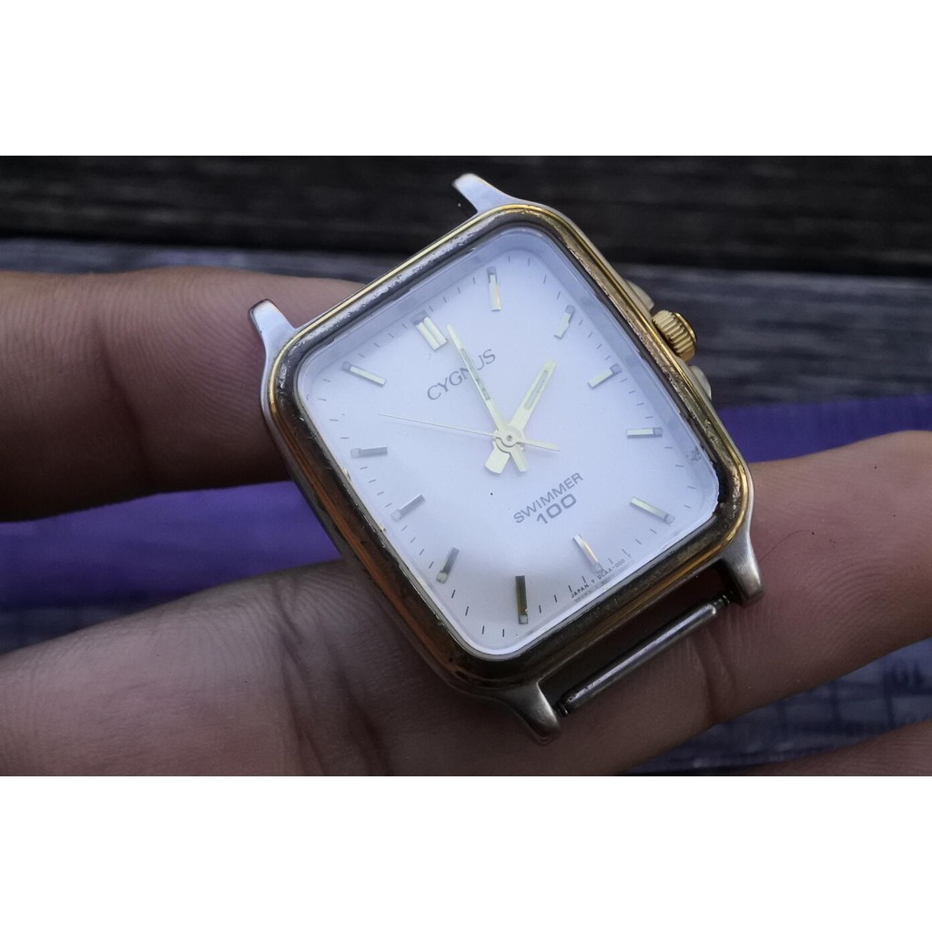 นาฬิกา Vintage มือสองญี่ปุ่น ORIENT SWIMMER 100 ระบบ QUARTZ ผู้หญิง ทรงสี่เหลี่ยม กรอบทอง หน้าขาว หน