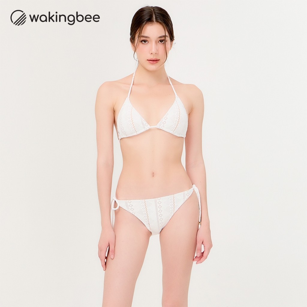 Wakingbee Paradise Two-Piece (White) บิกินี่ ทูพีซ แบบสามเหลี่ยม ผูกเอง ทำจากผ้าถักลูกไม้ สไตล์เรียบหรู มีฟองน้ำ