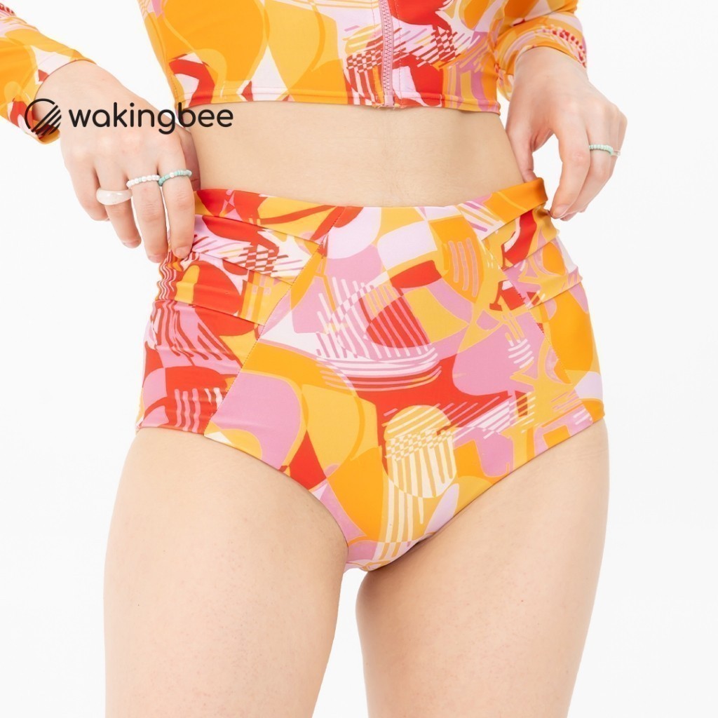 Wakingbee Maya Bikini (Bonfire) กางเกงว่ายน้ำ บิกินี่ เอวสูงพรางหุ่น เว้าต่ำ ไม่โป๊ ผ้ากันยูวี แห้งไว ยืดหยุ่นดี
