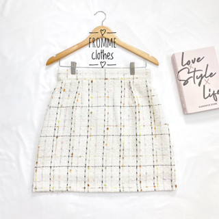 🌈กระโปรงทรงเอผ้าทวิตสีขาวทอลาย