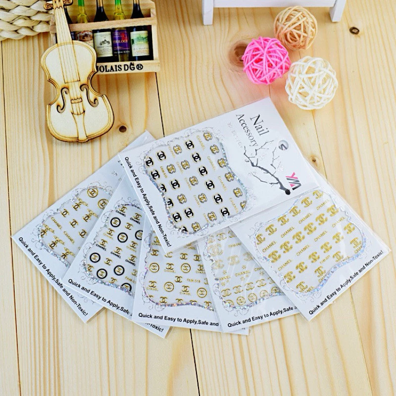 สติกเกอร์ติดเล็บ 3D ลายแบรนด์ สุ่ม 3 แผ่นต่อชุด (ไม่ซ้ำลาย) 10 บาท