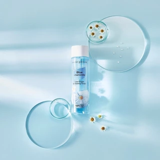 CUTE PRESS PURE ORIGIN CHAMOMILE HYDRATING TONER 250 ml โทนเนอร์ ปลอบประโลมผิว (เหมาะสำหรับผิวแห้ง - ผิวผสม)