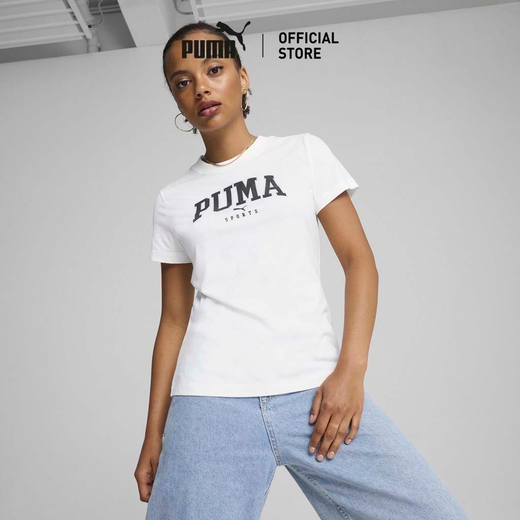 PUMA BASICS - เสื้อยืดผู้หญิงลายกราฟิก PUMA SQUAD สีขาว  68153702