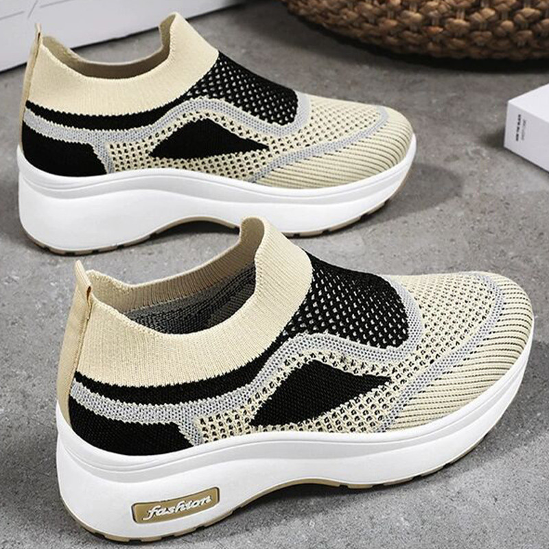 Luckkyshoes เข้าไทยแล้ว รองเท้าแฟชั่นผู้หญิง รองเท้าผ้าใบผ้ายืด ลายสวยมีให้เลือกหลากหลายสี เสริมส้น 2 นิ้ว ใครใส่ก็ปัง ส