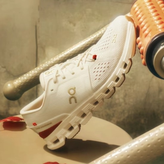 On Cloud X4 Limited amount ของแท้ 100% รองเท้าผ้าใบ รุ่นชาย และหญิง Ivory white Running shoes ราคา ถูกที่สุด ดีลบีเคเค แกลเลอรีภาพที่ 3