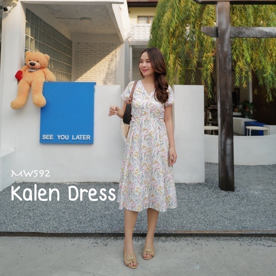 MyWay Brand : Dress - Kalen เดรสสั้นคอวี สีขาว ลายดอก