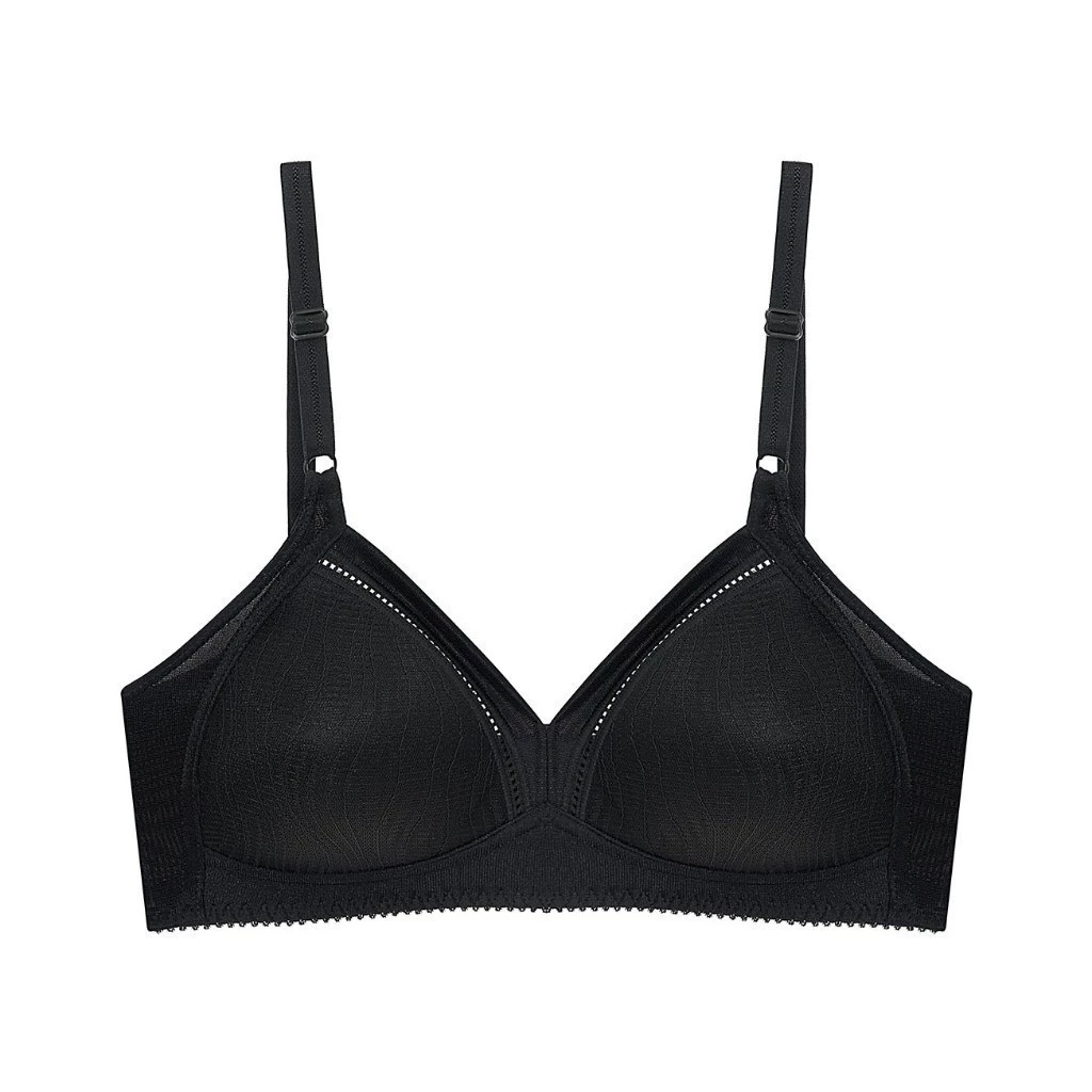 Triumph เสื้อชั้นในไม่มีโครงคัพทรงบาง รุ่น Form & Beauty 138 P 02 รหัส 10223260 สีดำ 0004