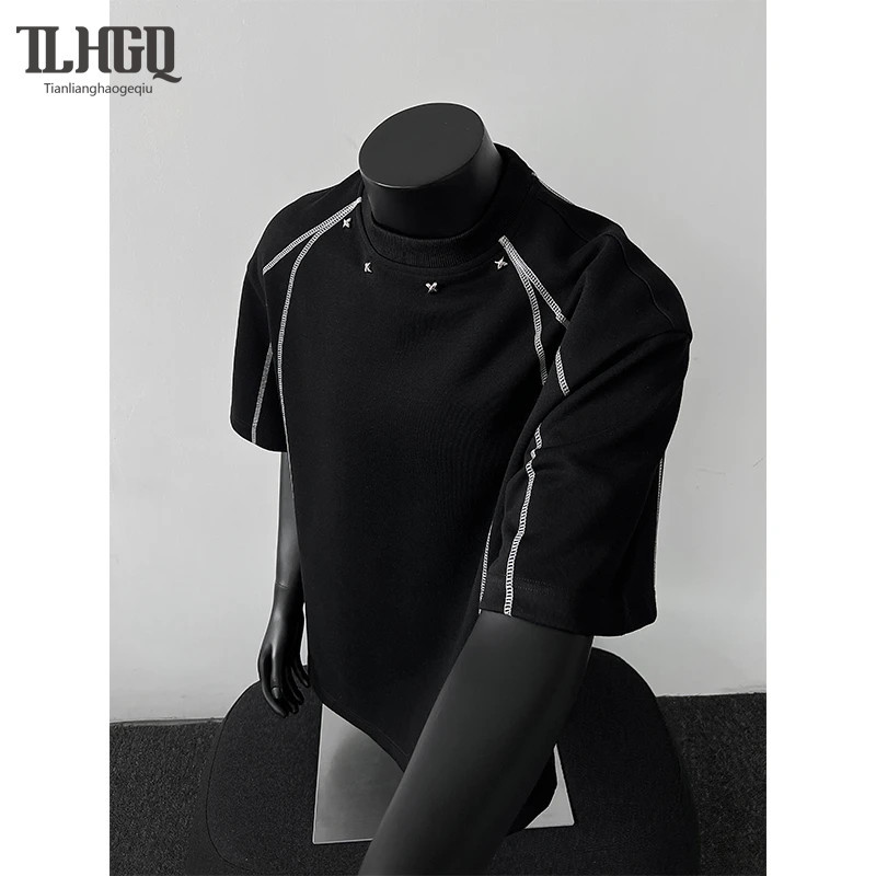 TLHGQ เสื้อยืดแขนสั้นผู้ชายปักลายตะเข็บไหล่-ทรงหลวมอินเทรนด์สําหรับฤดูร้อน